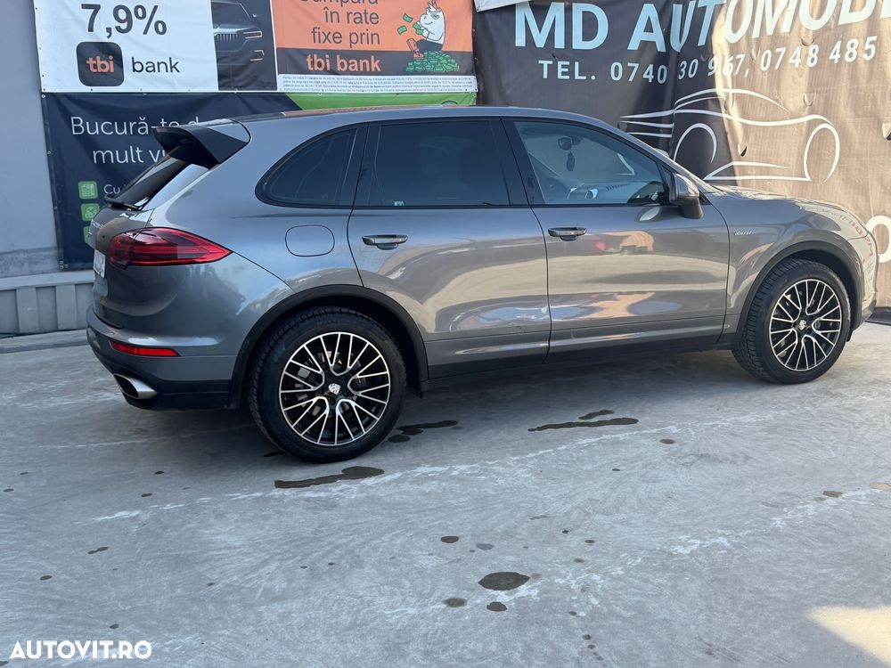Porsche Cayenne 3.0 L - 32