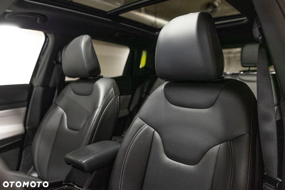 Jeep Compass - 26