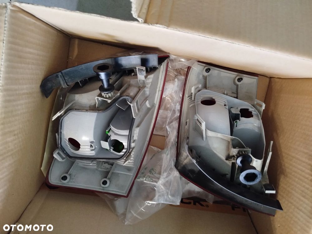 Audi A4 B7 lampa tylna prawa lub lewa - 10