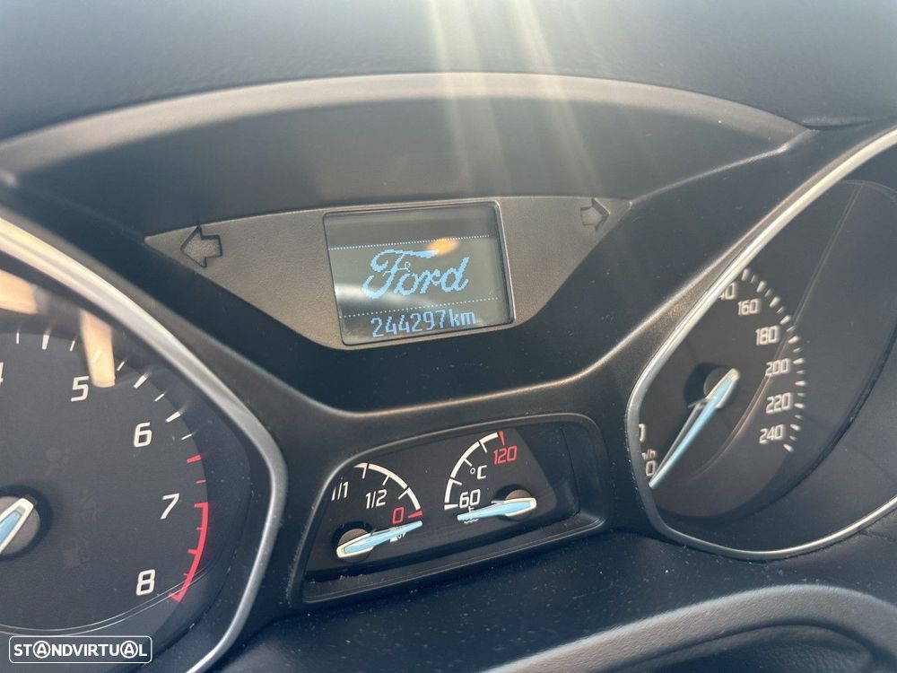 Ford Focus SW 1.0 EcoBoost S&S TREND - 13