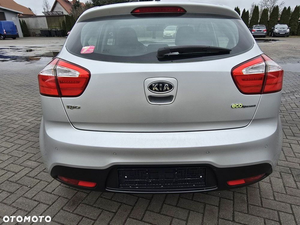 Kia Rio - 12