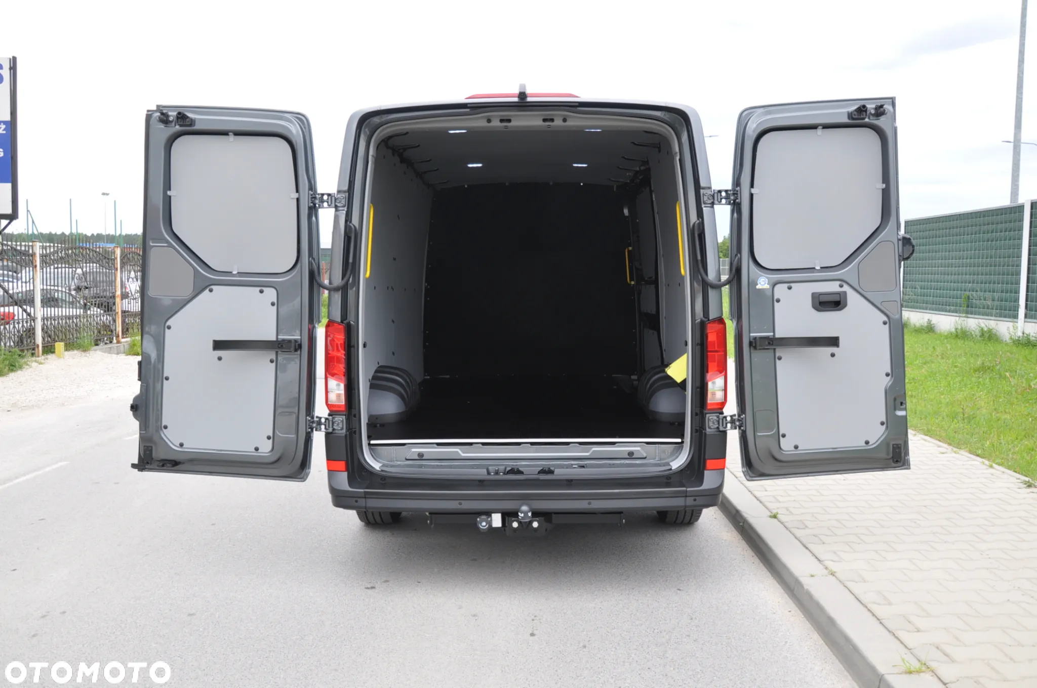 Volkswagen CRAFTER 2.0 TDI Furgon 4Motion AUTOMAT 8-G Na Gwarancji Bezwypadkowy I Właściciel Krajowy Mały Przebieg - 5