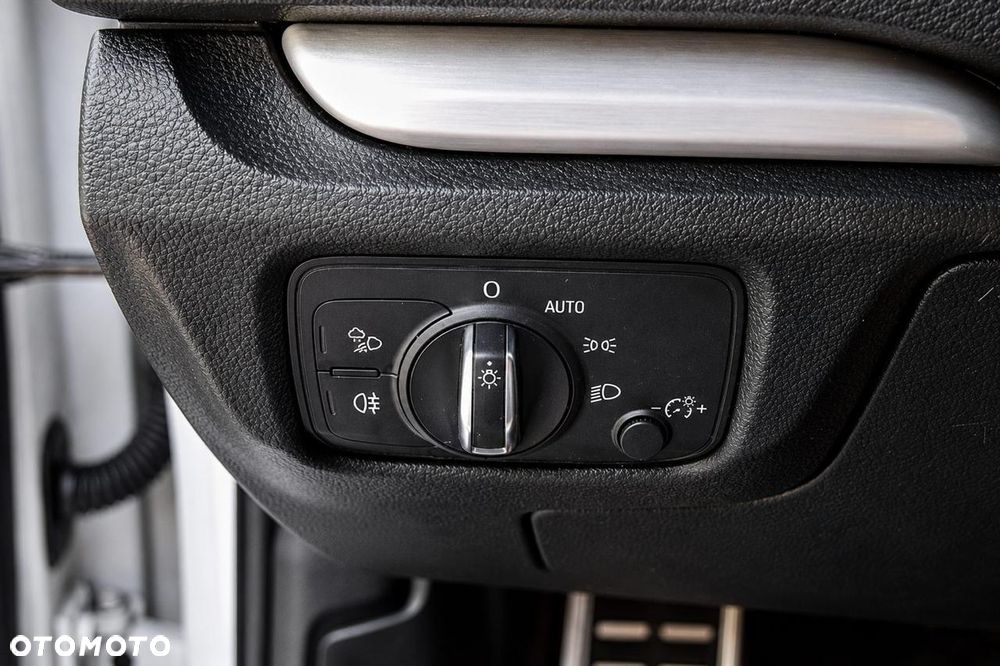 Audi S3 S tronic - 18
