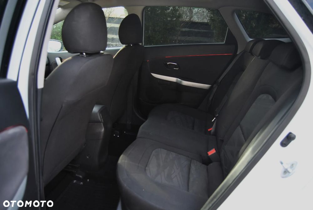 Kia Ceed 1.6 CRDi SW Spirit - 6