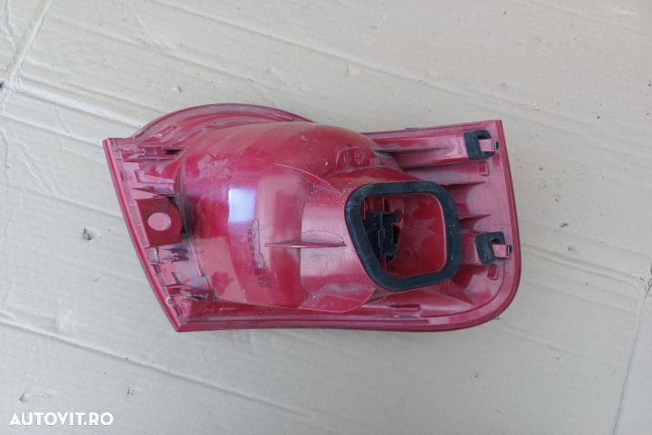 Lampa / Tripla stop dreapta pe aripa Volkswagen VW Passat B6 [2005 - - 3