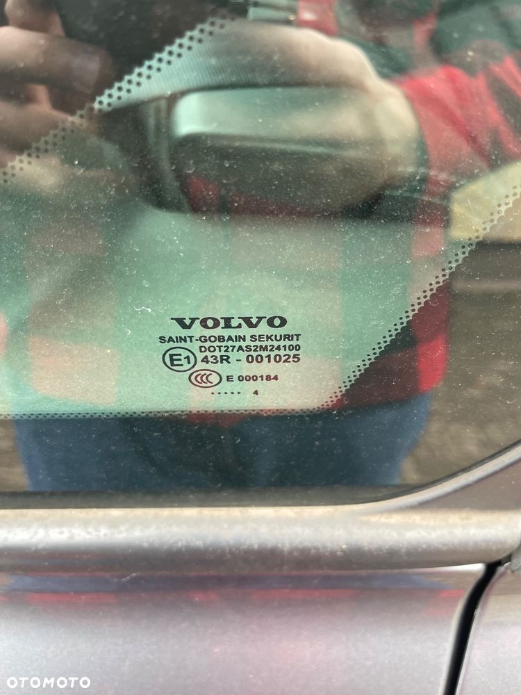 Volvo S40 2.4 - 16
