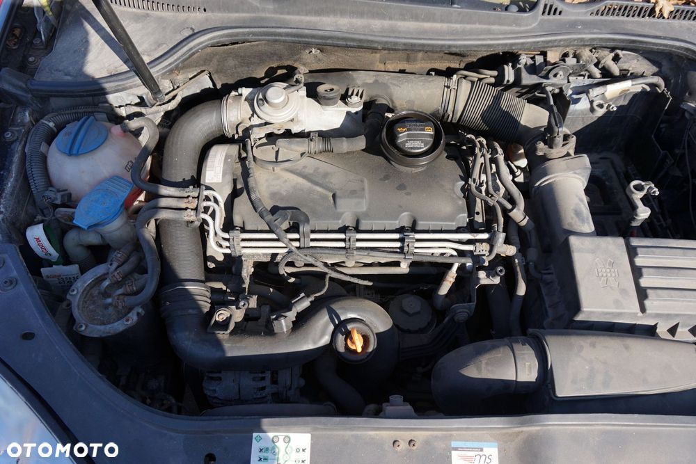 VOLKSWAGEN JETTA V SEDAN 2007 LC5F 1.9 TDI BXE 105KM JCR SZARY na części - 9
