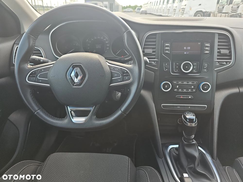 Renault Megane 1.5 Blue dCi Business - 11