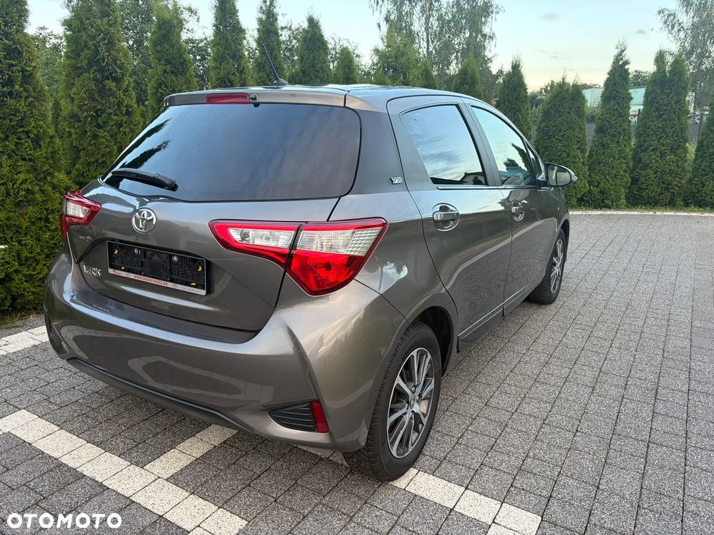 Toyota Yaris 1.5 Premium - 10