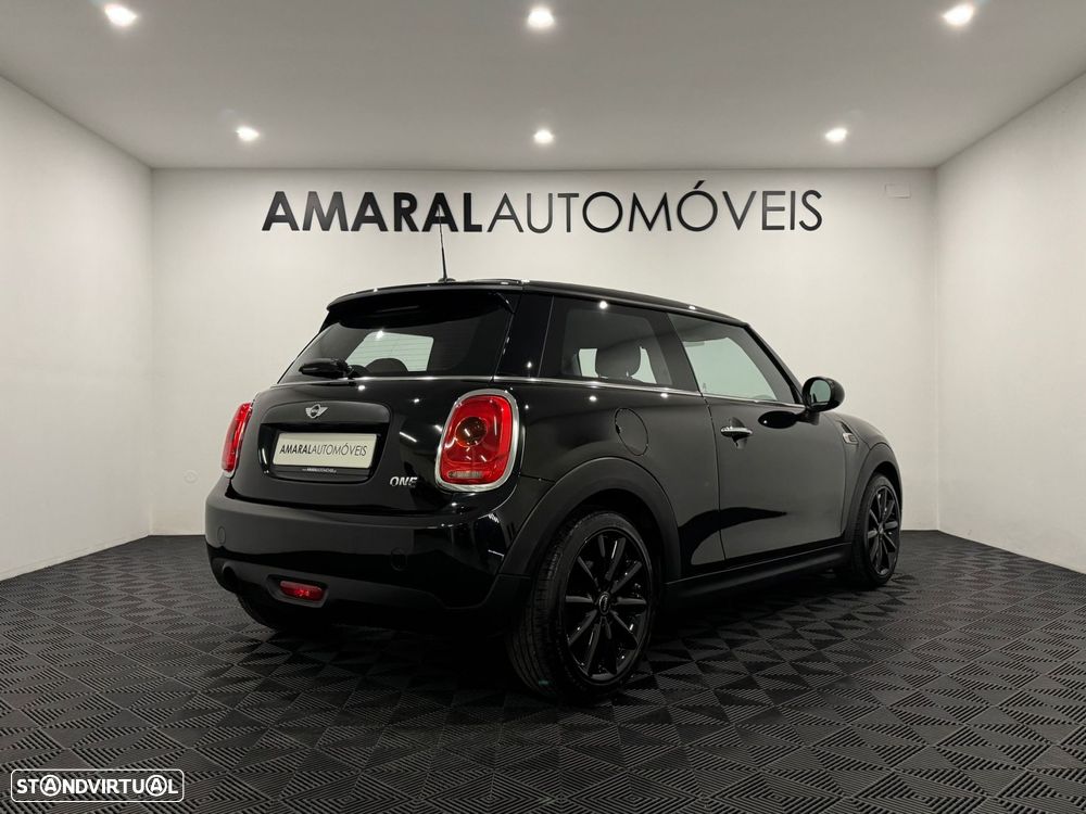 MINI 3 Portas One - 4