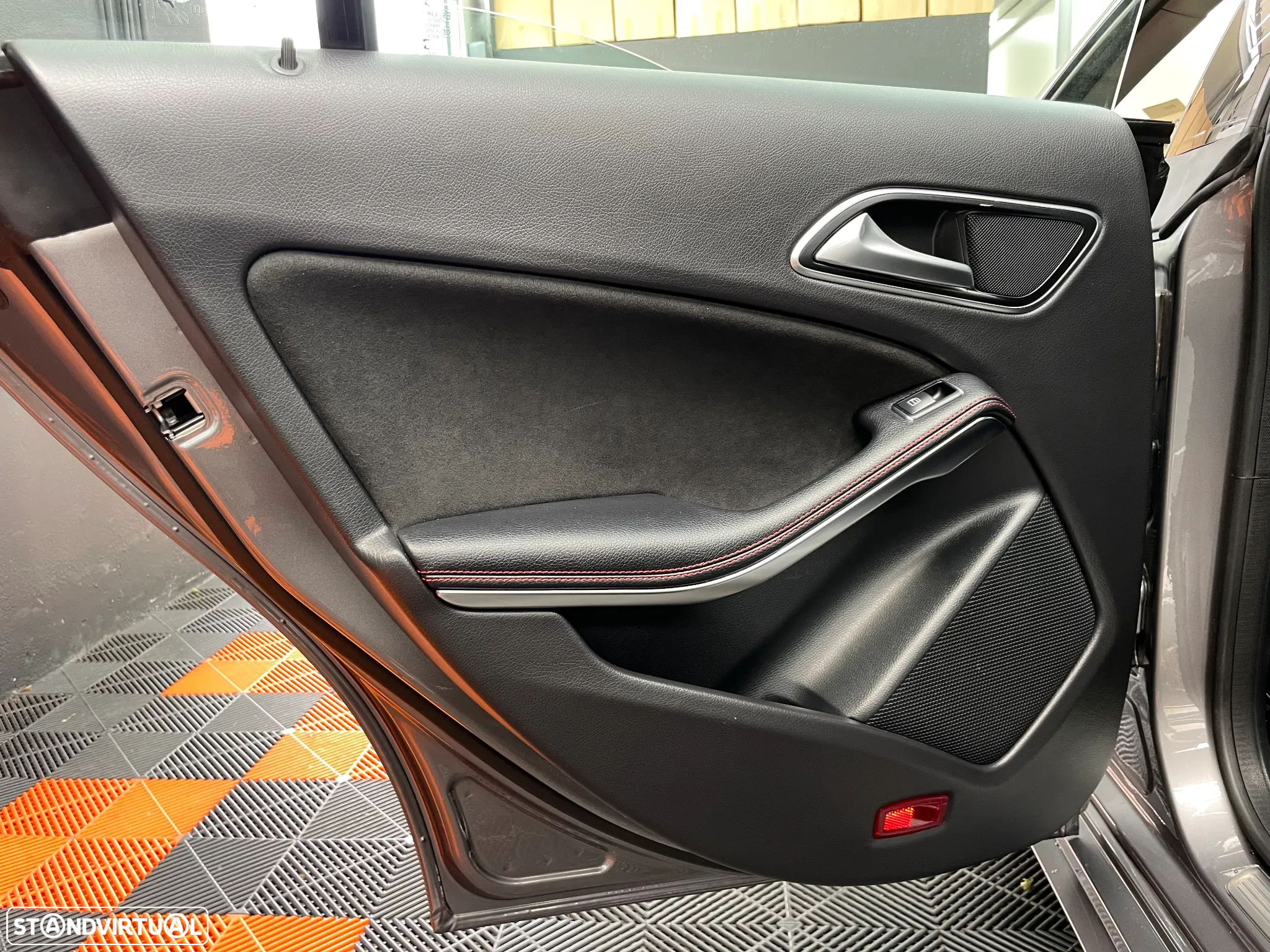Mercedes-Benz CLA 200 d AMG Line - 16