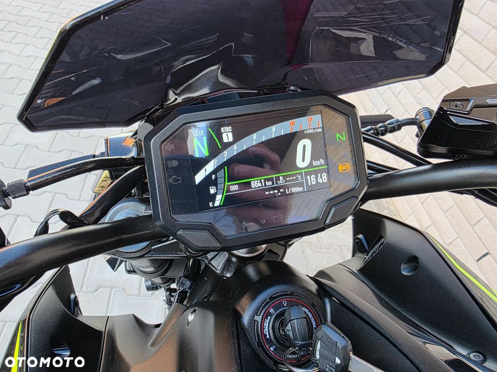 Kawasaki Z 900 - 24