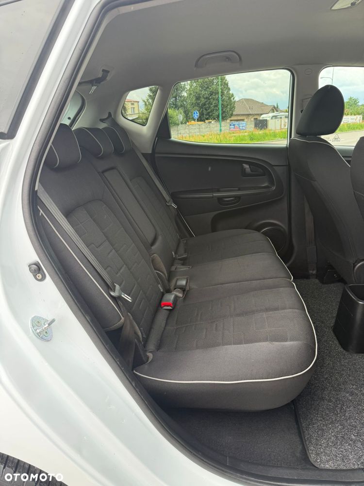 Kia Venga 1.4 CRDi L - 11