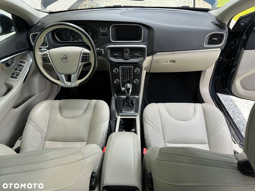 Volvo V40 D2 Drive-E Ocean Race - 14