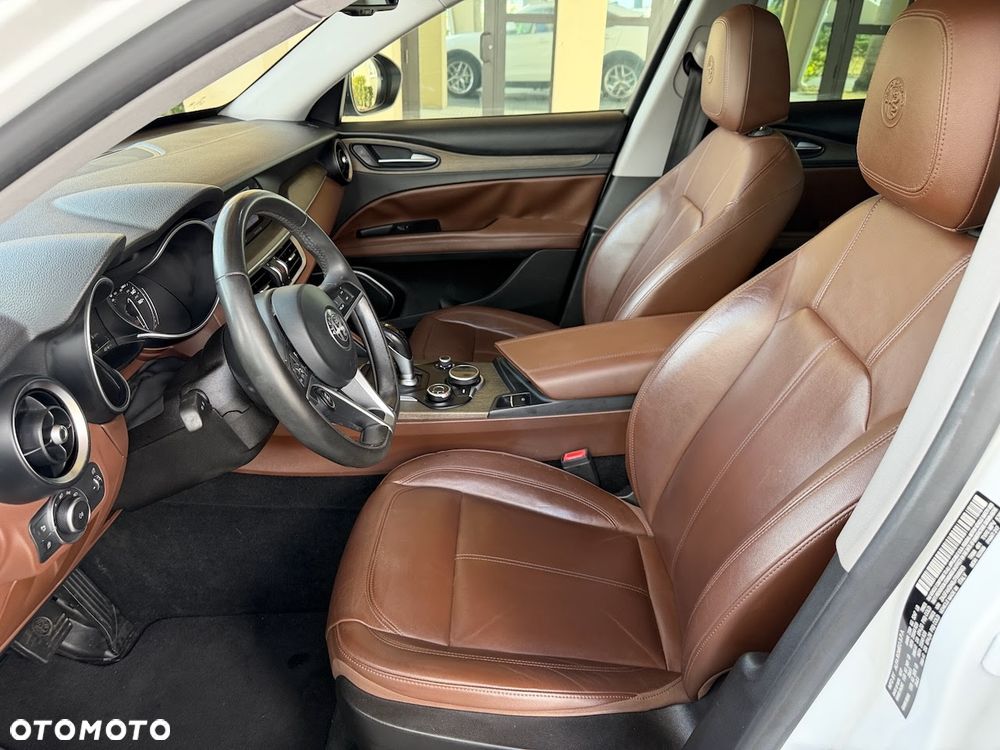 Alfa Romeo Stelvio 2.0 Turbo 16V AT8-Q4 Lusso Ti - 18
