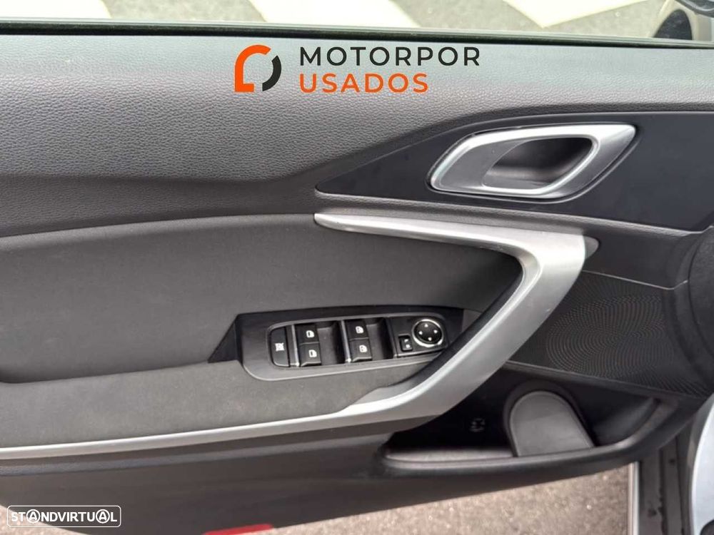 Kia XCeed 1.0 T-GDI Dynamic - 10