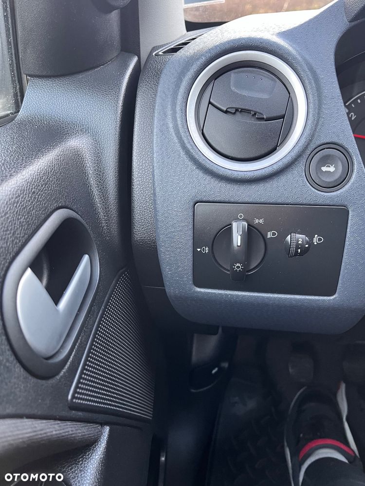 Ford Fusion 1.4 Fun - 13