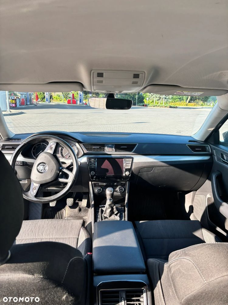 Skoda Superb 2.0 TDI Ambition - 14