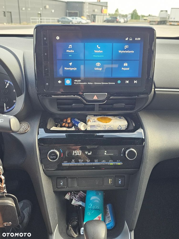 Toyota Yaris Cross Hybrid 1.5 Comfort 4x4 - 23