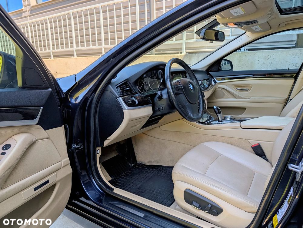 BMW Seria 5 535i xDrive Sport-Aut Luxury Line - 17