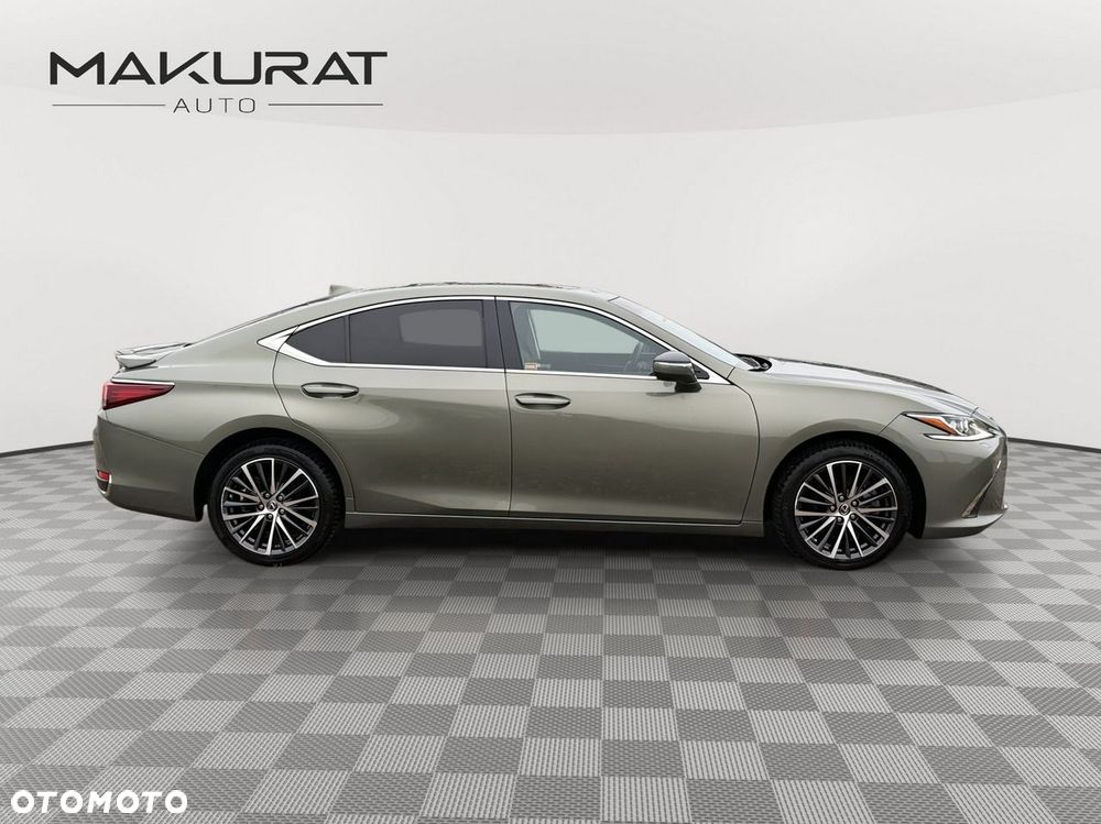 Lexus ES - 9