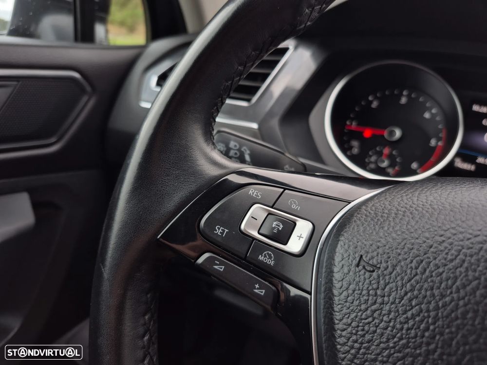 VW Tiguan Allspace 2.0 TDI Confortline - 17