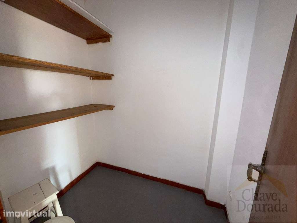 Apartamento T1 - junto à Faculdade de Economia - Grande imagem: 5/11