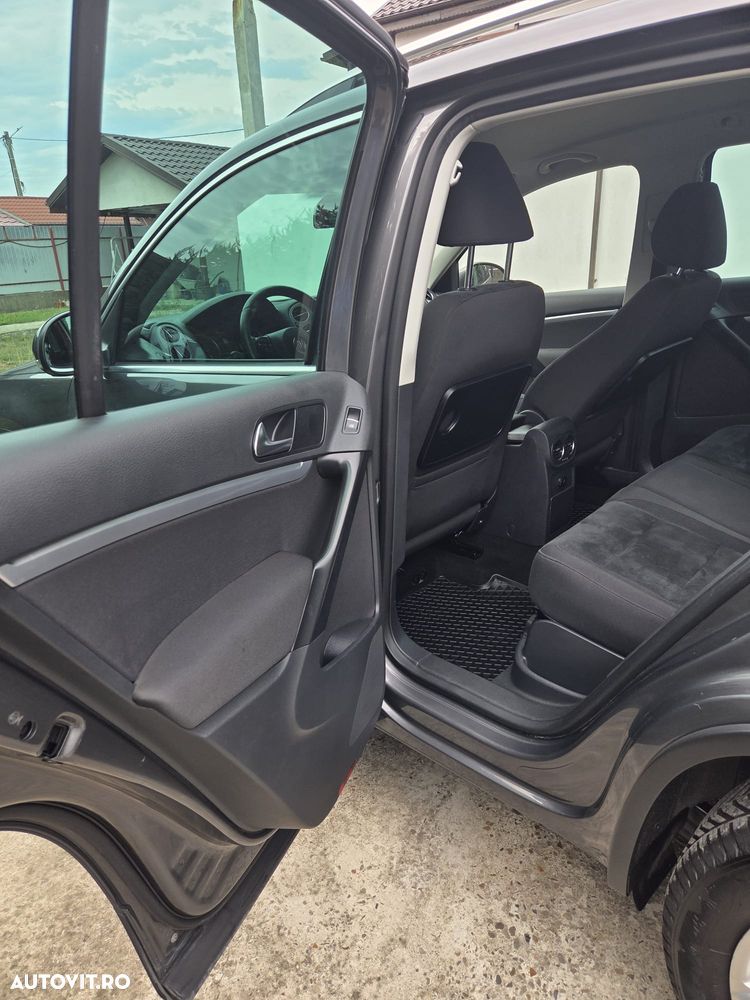 Volkswagen Tiguan - 16