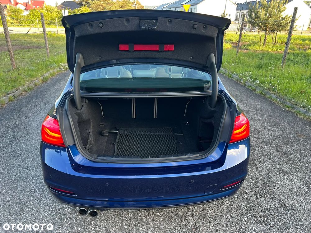 BMW Seria 3 320i Advantage - 12