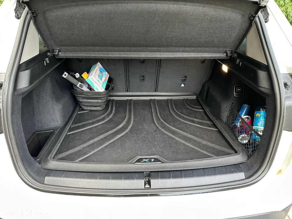 BMW X1 sDrive18i - 19
