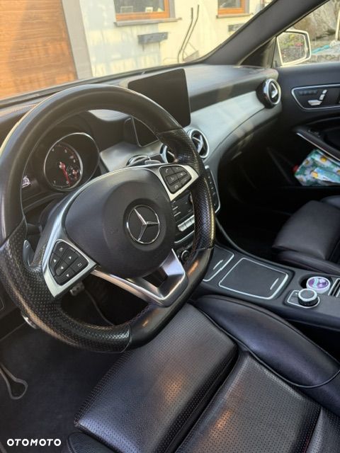 Mercedes-Benz GLA 220 d AMG Line - 4