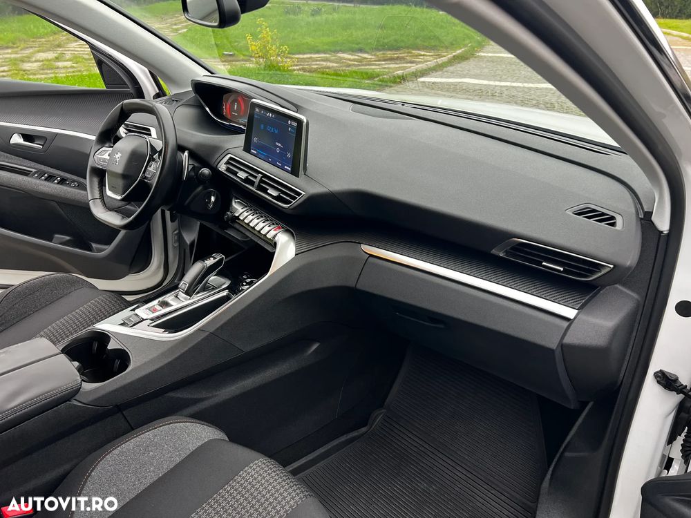 Peugeot 3008 1.6 BlueHDI S&S EAT6 Allure - 12