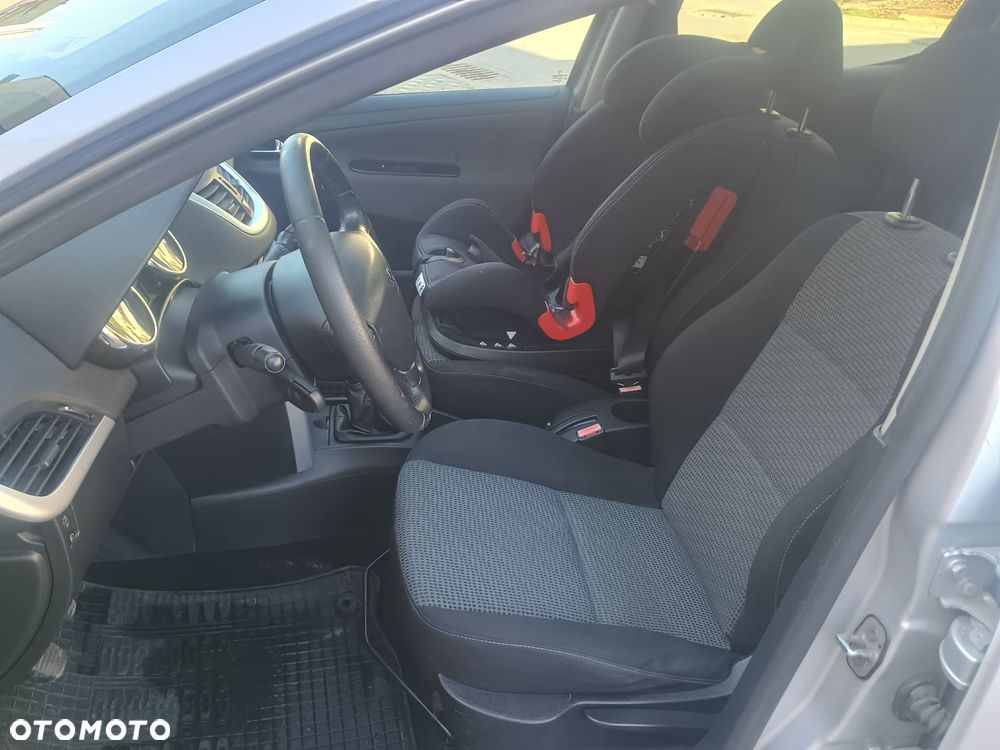 Peugeot 207 - 7