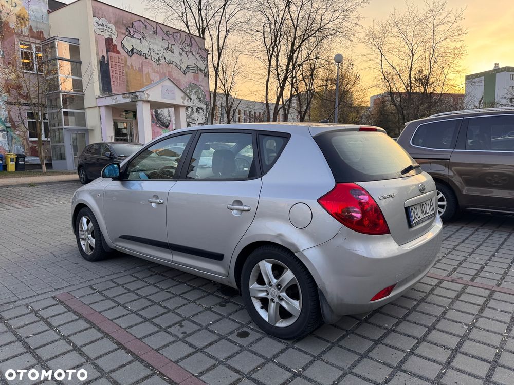 Kia Ceed 1.6 CRDi 90 Vision - 6
