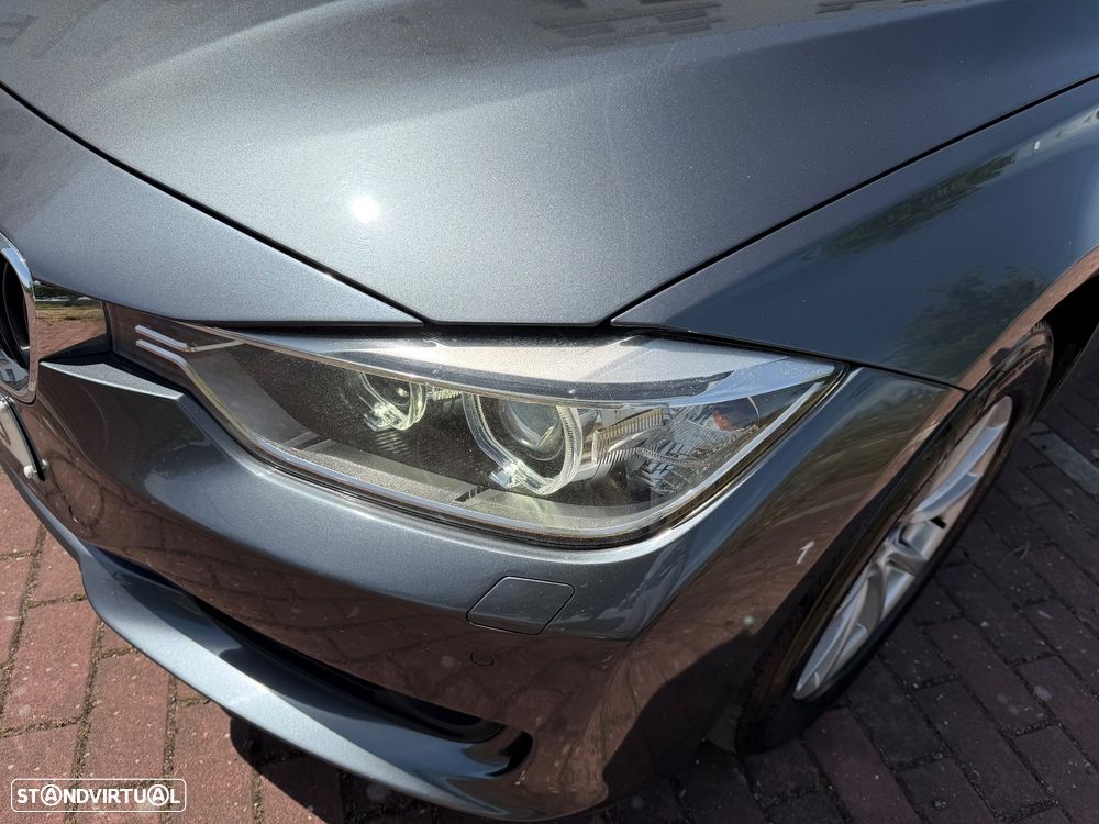 BMW 320 d Auto Line Luxury - 17