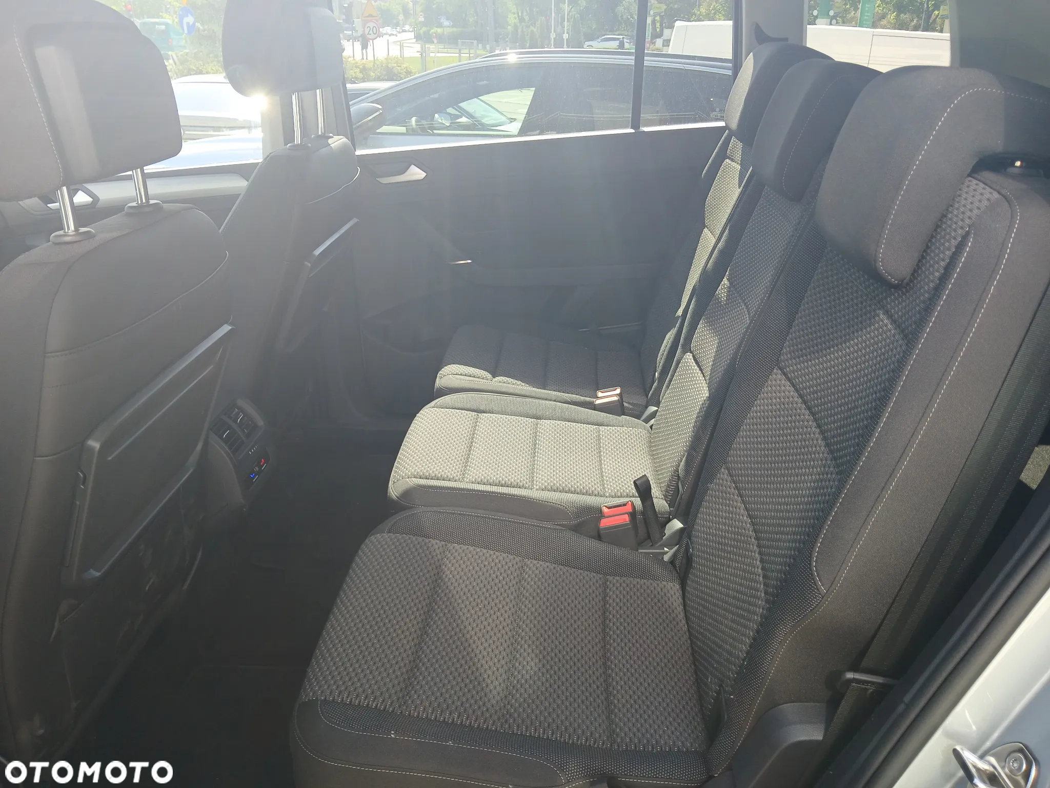 Volkswagen Touran 1.5 TSI EVO Comfortline Plus DSG - 11