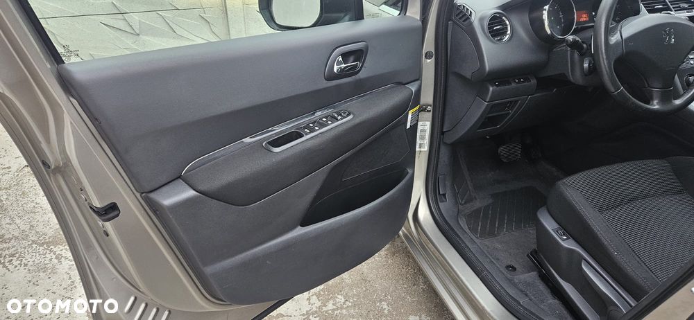 Peugeot 5008 1.6 HDi Premium - 10