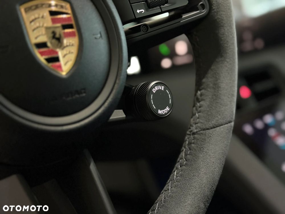 Porsche Taycan 105kWh 4 - 25