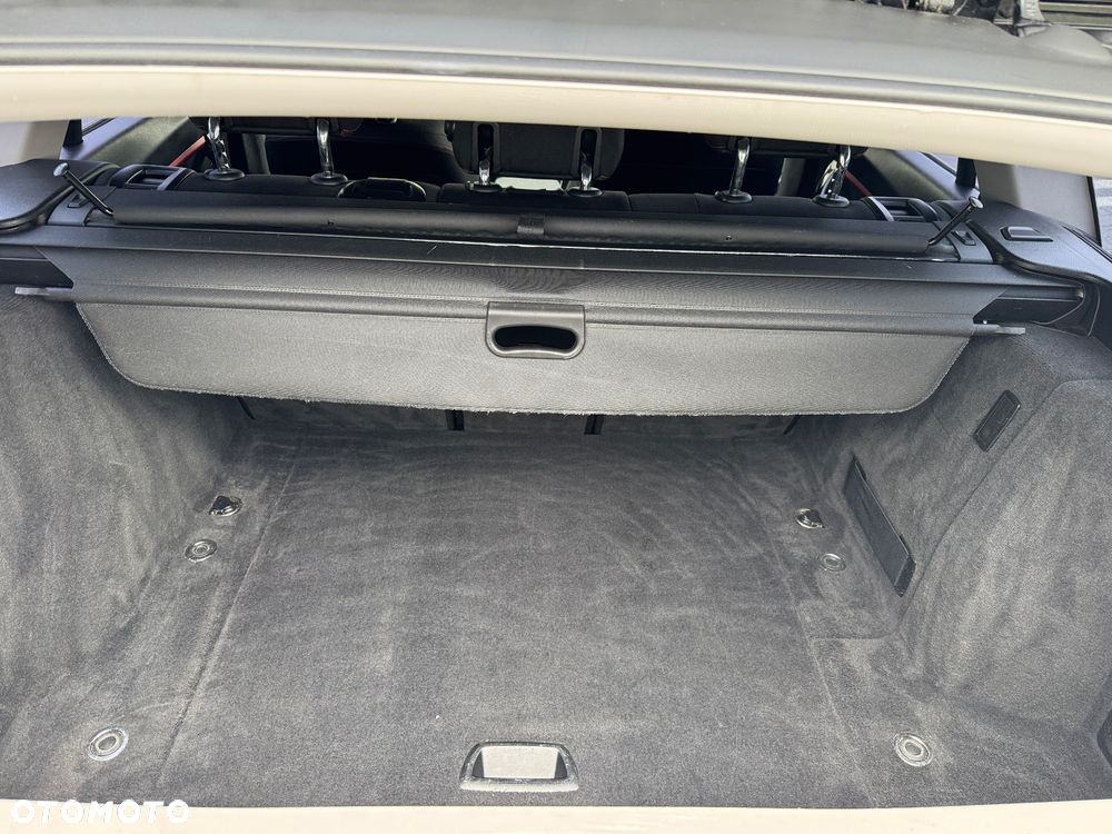 BMW Seria 3 318d Sport Line - 23