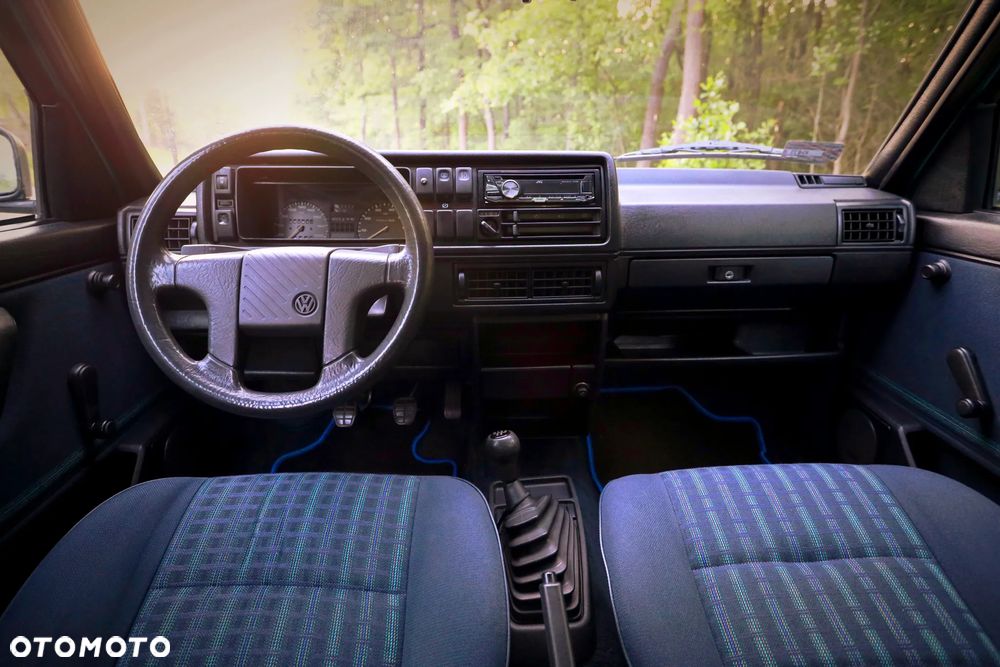 Volkswagen Golf 1.8 - 9