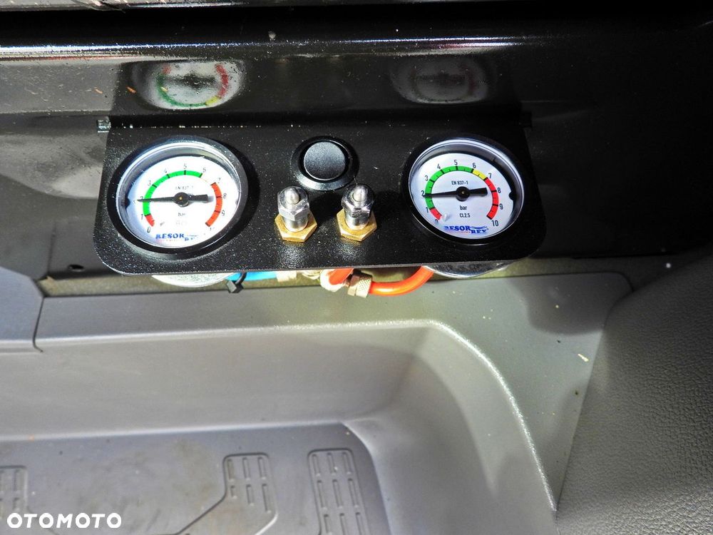 MAN TGE 3.140 CHŁODNIA KONTENER -1*C 8 PALET FUNKCJA GRZANIA TEMPOMAT PNEUMATYKA KLIMATYZACJA  140KM - 28