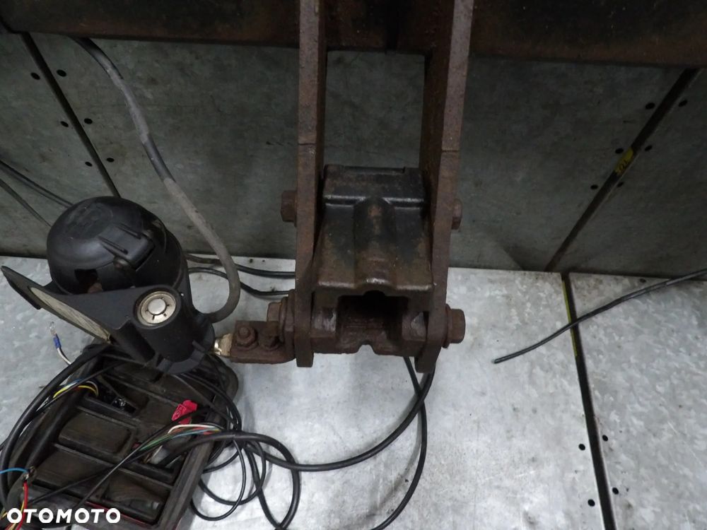 JEEP GRAND CHEROKEE WK2 HAK HOLOWNICZY - 7