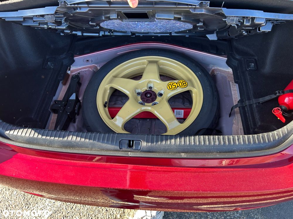 Lexus RC 200t / 300 F Sport - 12