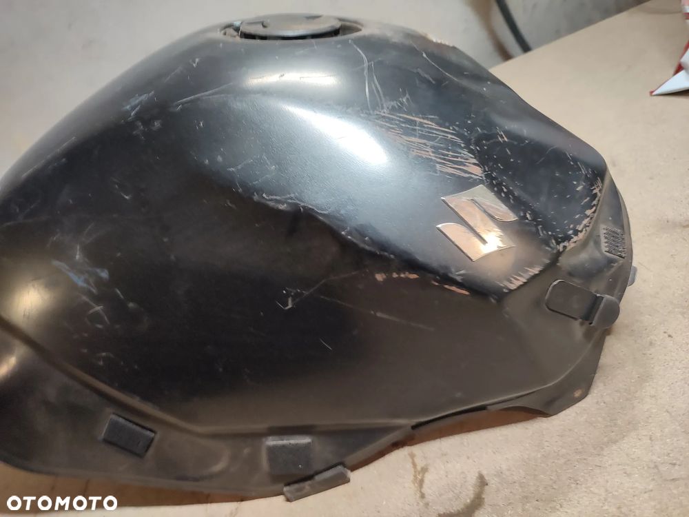 Bak, zbiornik paliwa Suzuki GSR 600 - 4