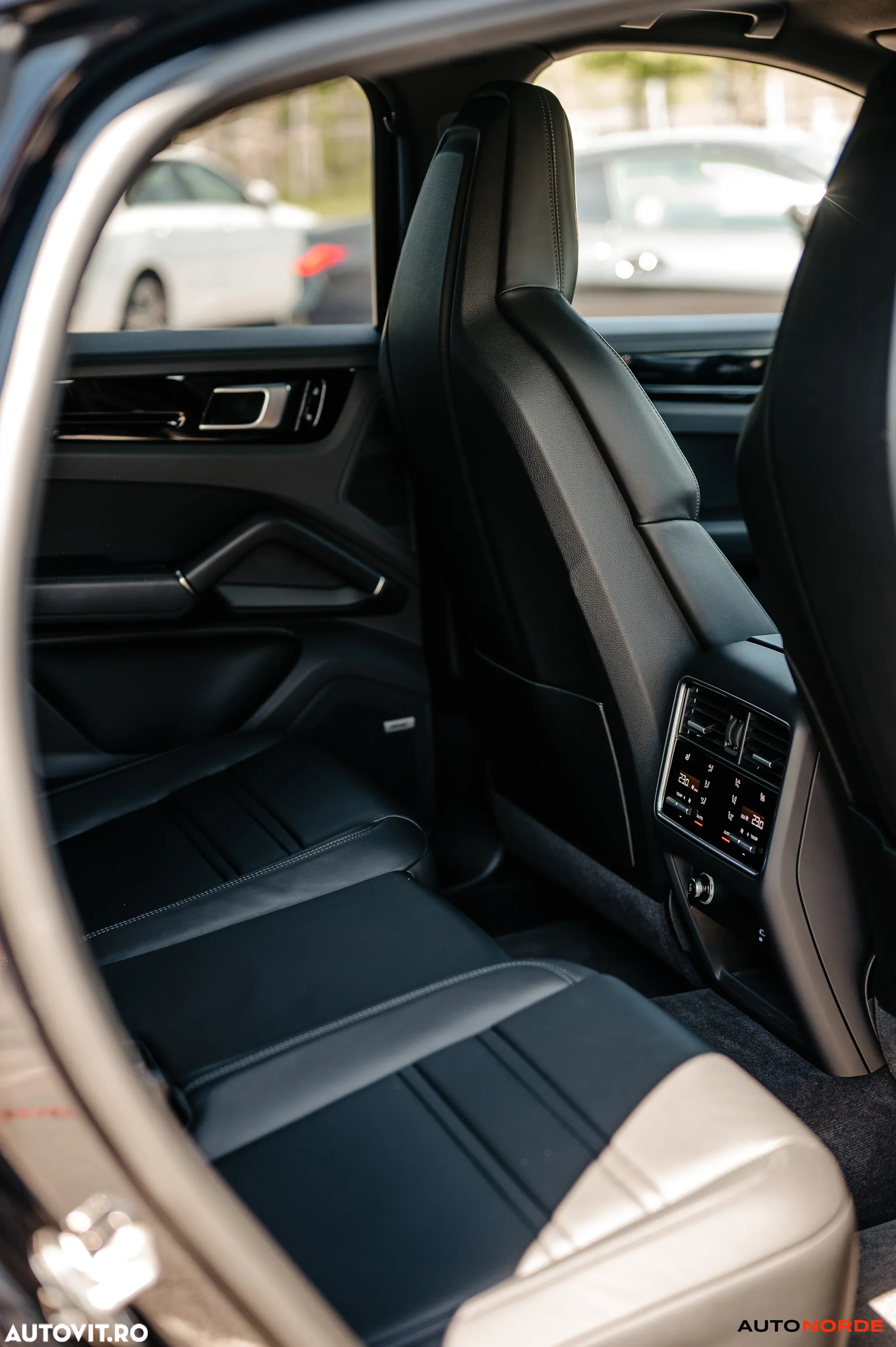 Porsche Cayenne Coupe S - 37