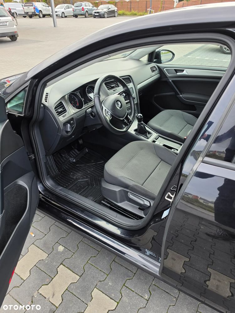 Volkswagen Golf - 9