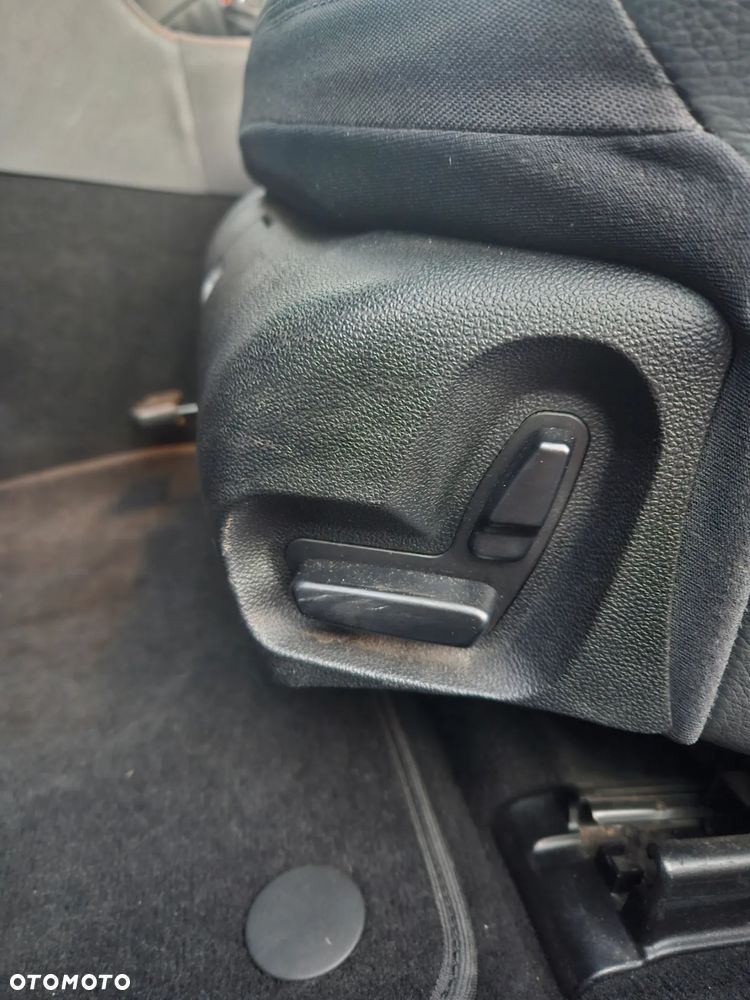 Mercedes-Benz Klasa E 280 CDI 4-Matic Avantgarde - 31