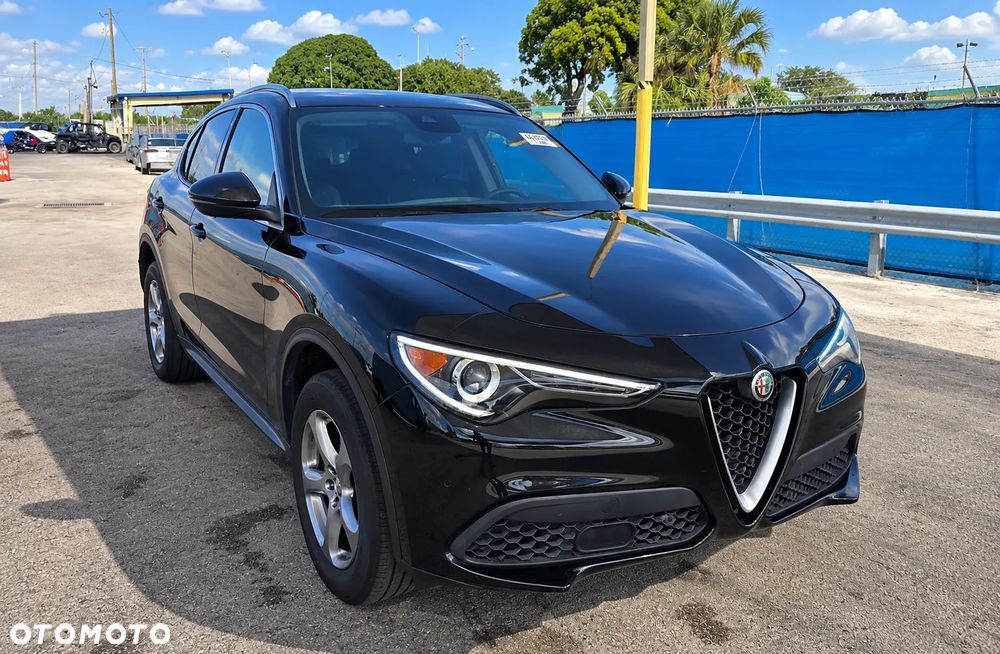 Alfa Romeo Stelvio - 2