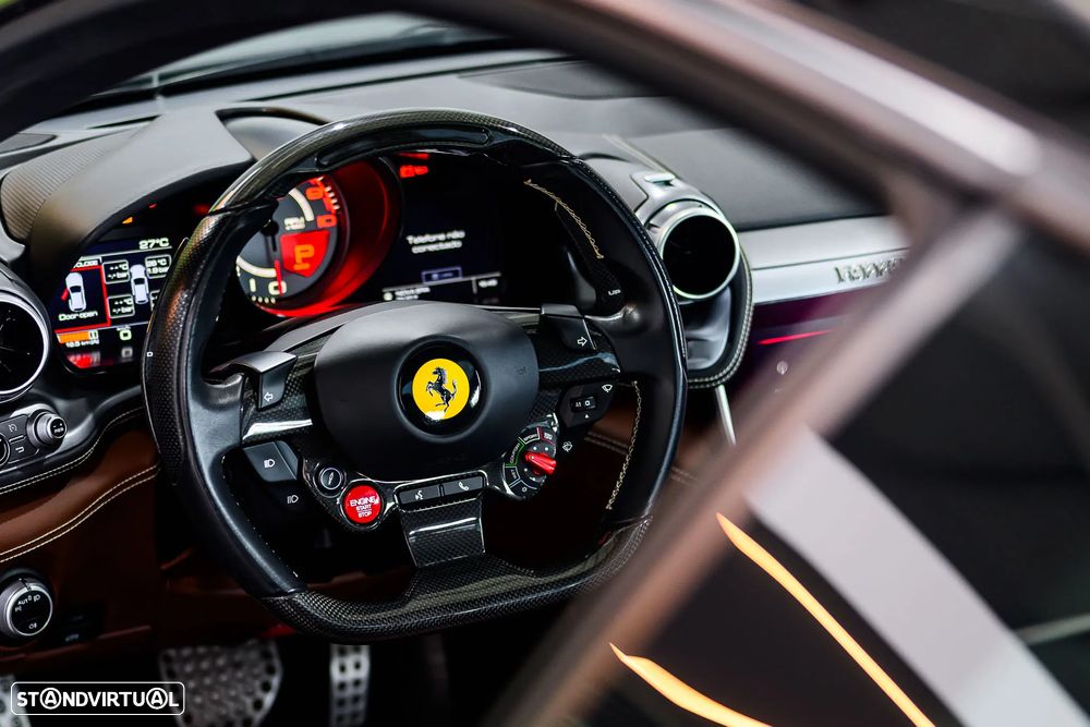 Ferrari GTC4 Lusso - 23