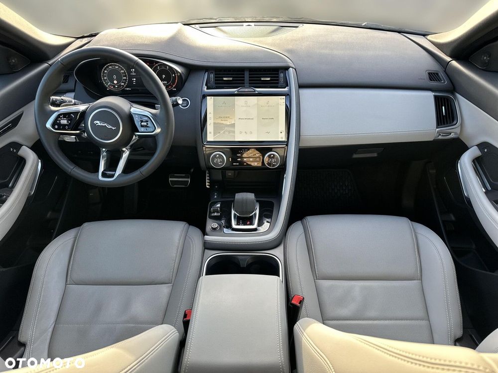 Jaguar E-Pace - 12